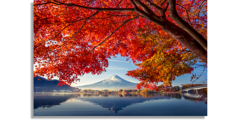 Montañas Fuji En Rojo